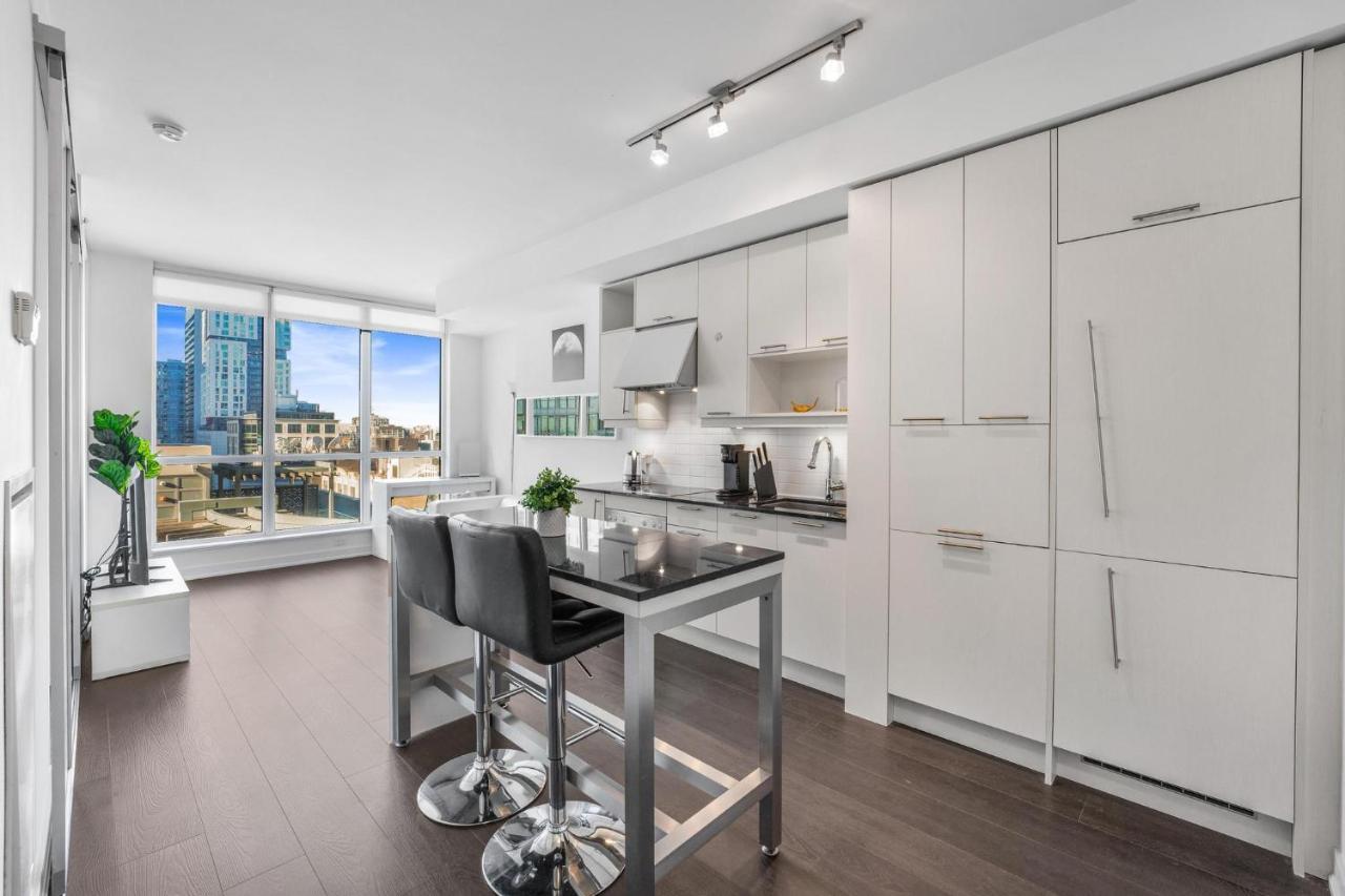 Heart Of Downtown Toronto! Apartment Exterior photo