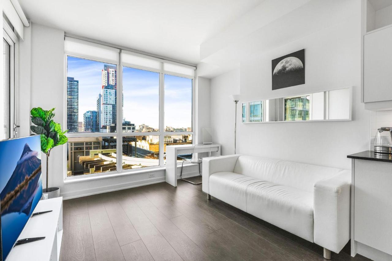 Heart Of Downtown Toronto! Apartment Exterior photo
